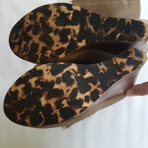 Betsey Johnson || Ryderrr Platform Wedge Boots - Picture 4 of 4